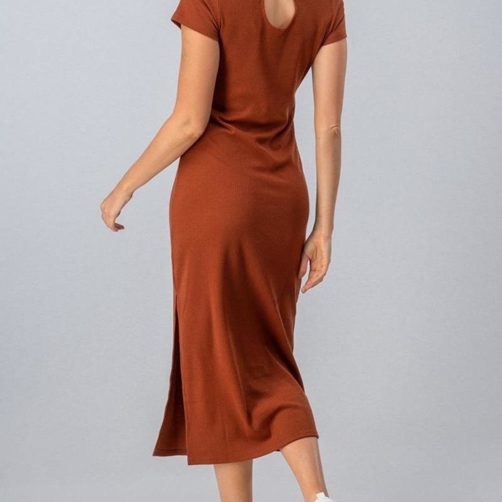 Restocked β¨Tan Ribbed Midi Dress with Keyhole back - Picture 3 of 6